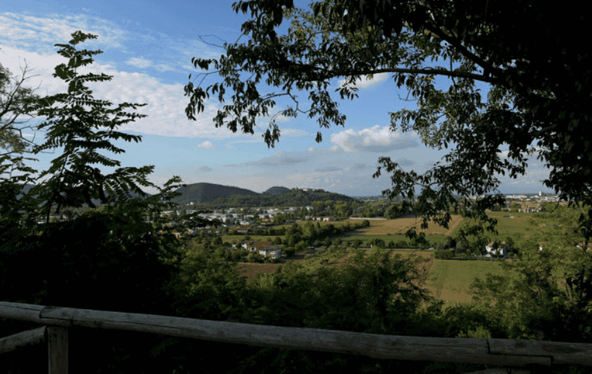 Escursione al tramonto tra monti e cave del monte grande